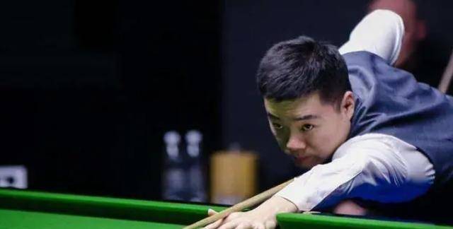 前场三人组 前场三人组