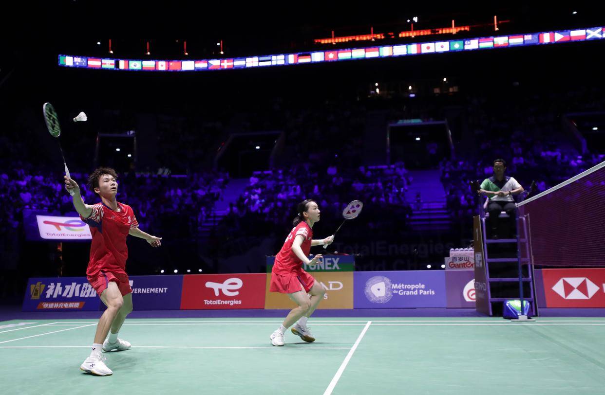 正逐渐浮出 正逐渐浮出