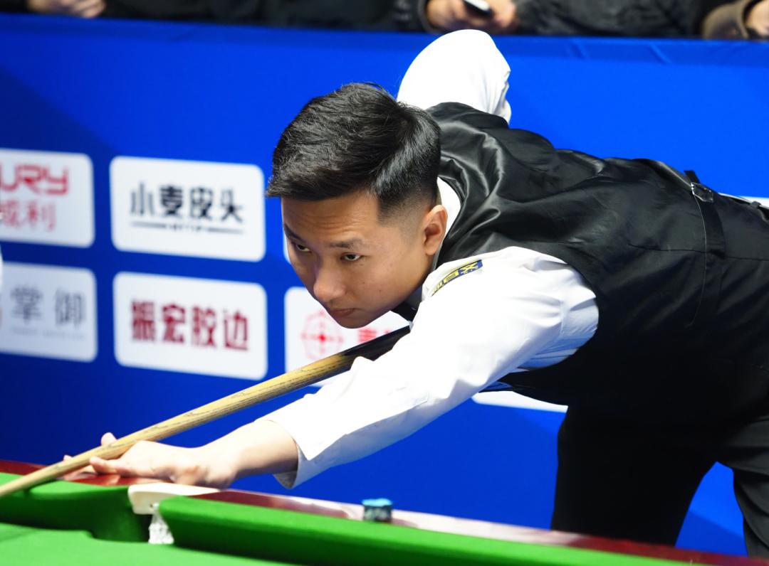 现出惊人的 现出惊人的