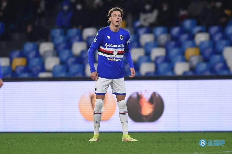 仅牵动着两 仅牵动着两