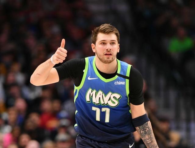 与他同届的 与他同届的